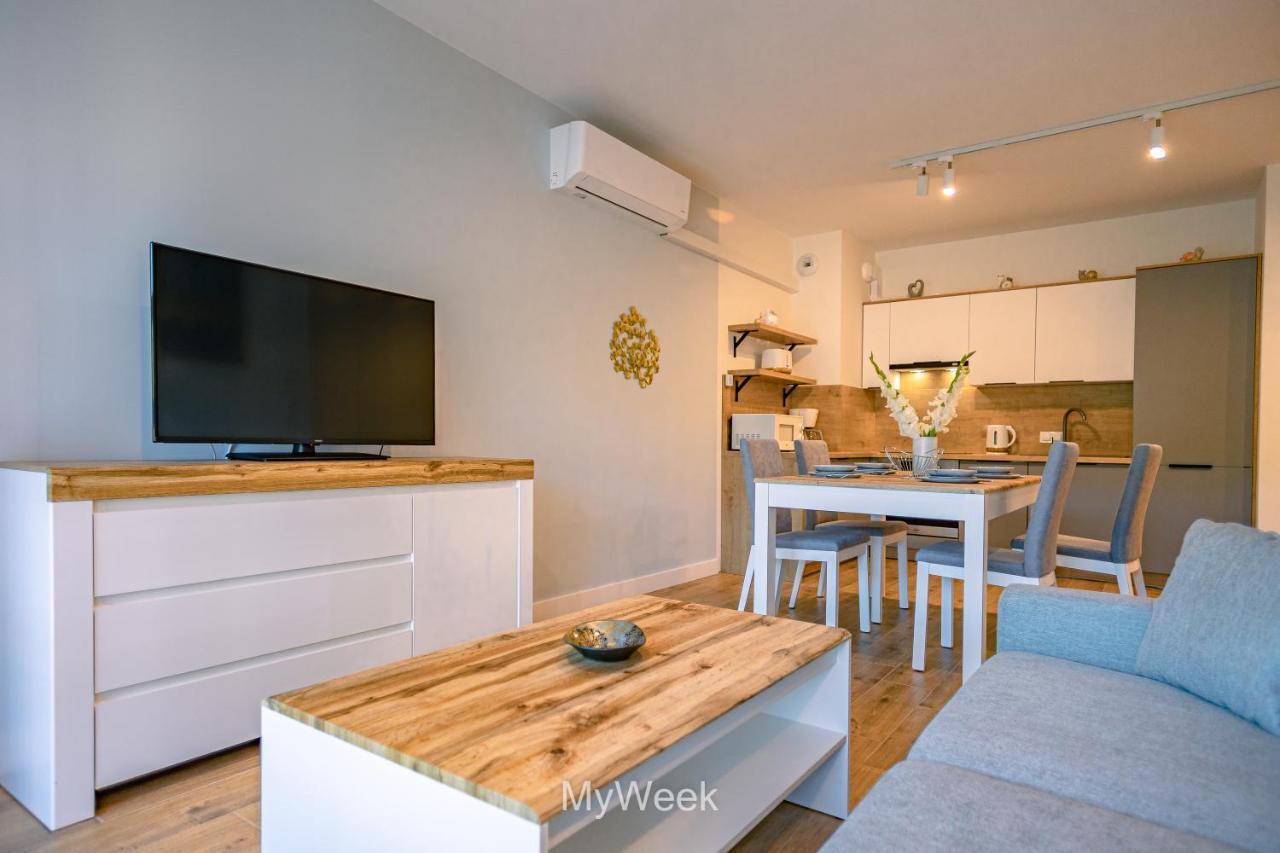 Ogrody Pieniawskie, Myweek Apartment *