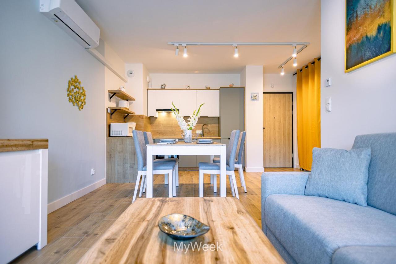 Apartment Ogrody Pieniawskie, Myweek *