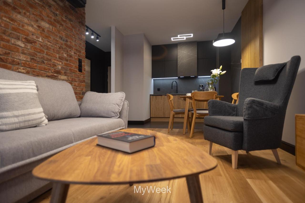 Ogrody Pieniawskie, Myweek Apartment